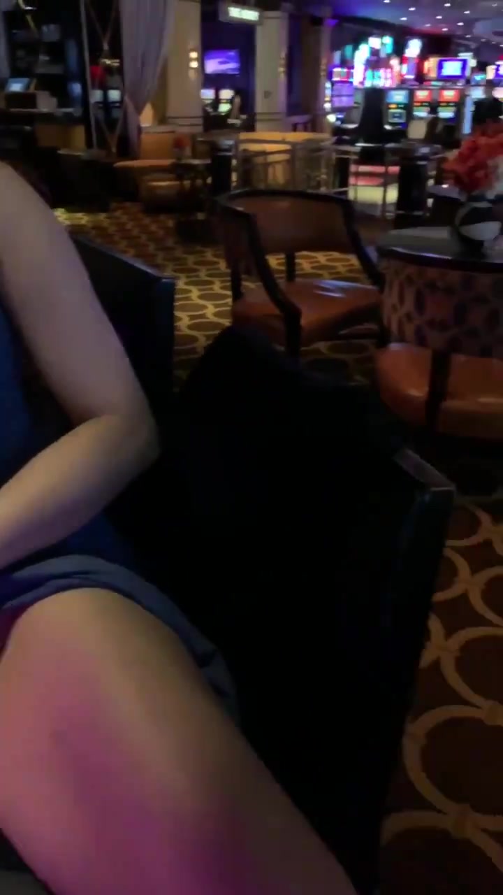 Booze got her horny in the restaurant