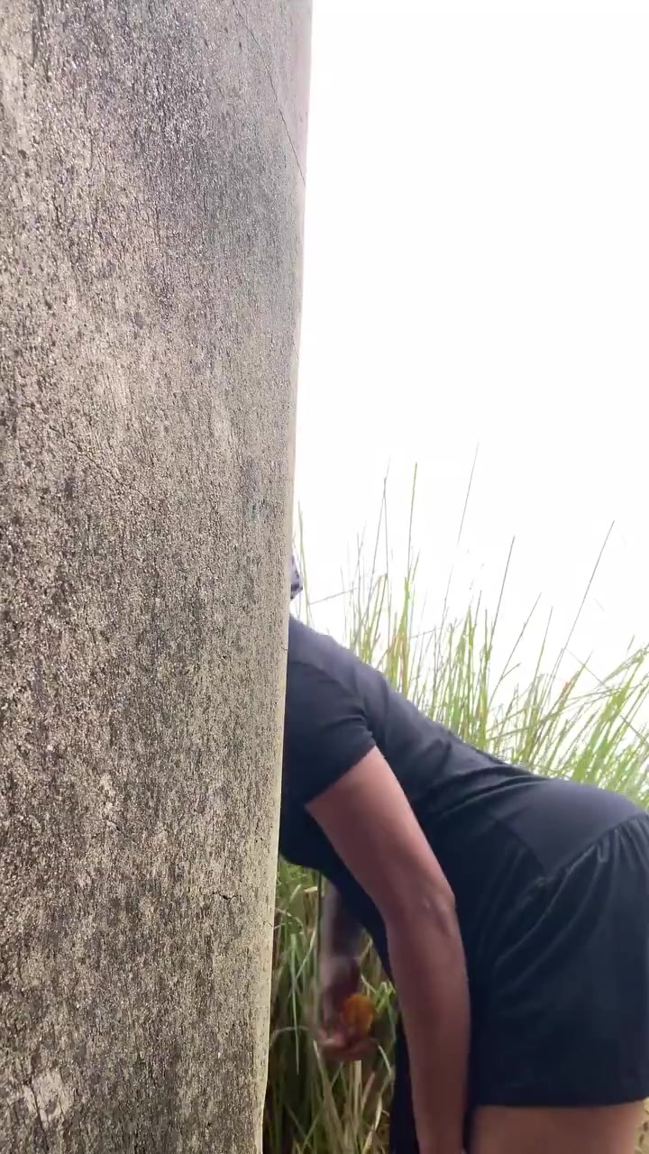 Queen Nadia TV Pussy Outside