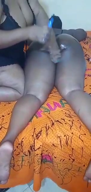 Lesbian oiling ass