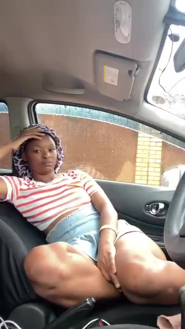 Queen Nadia car nudity