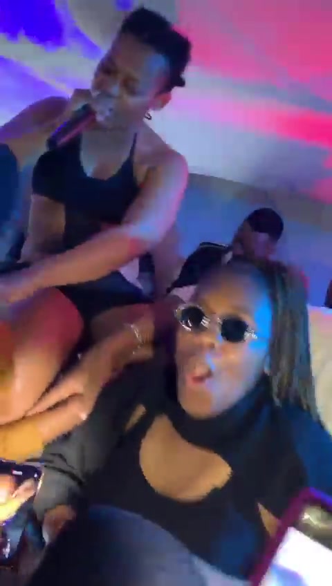 Zodwa wabantu gets fingered on stage
