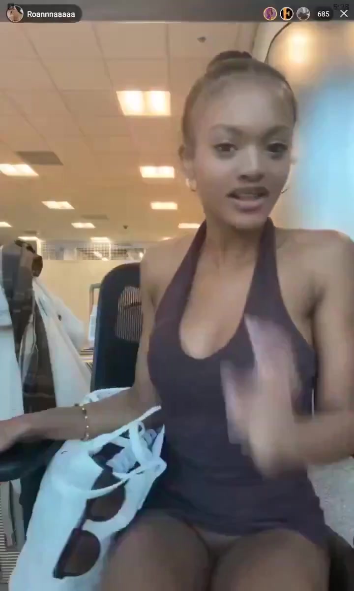 Upskirt nnyo in public