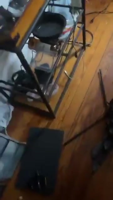 Real brothers share 1 pussy