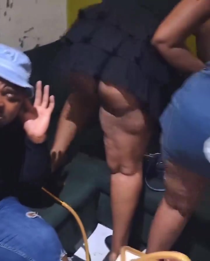 Ass Shake At Groove