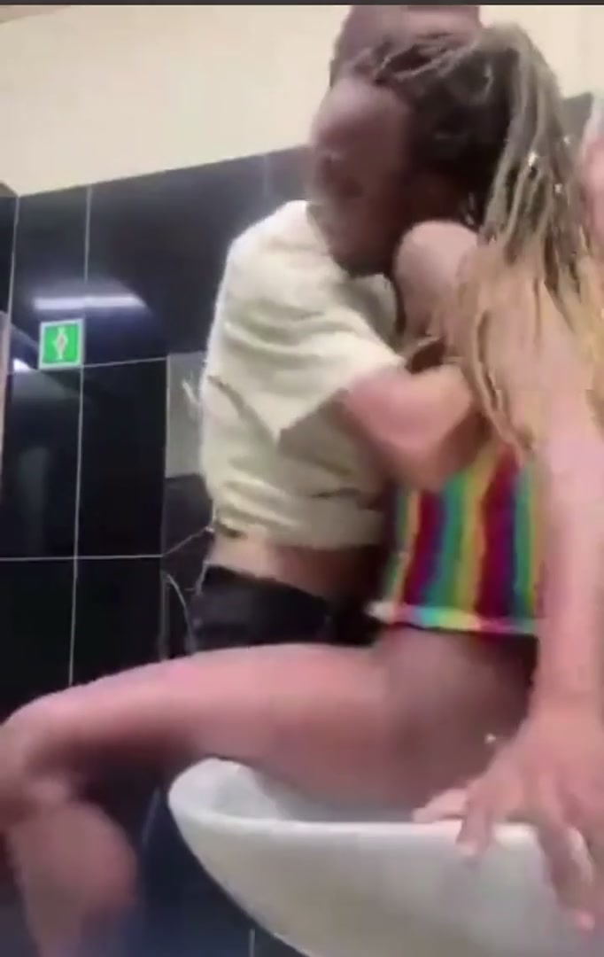 Fucked in club toilets for 6 Savanna